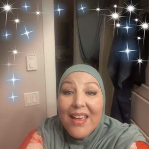 Meet your Posher, Debbie